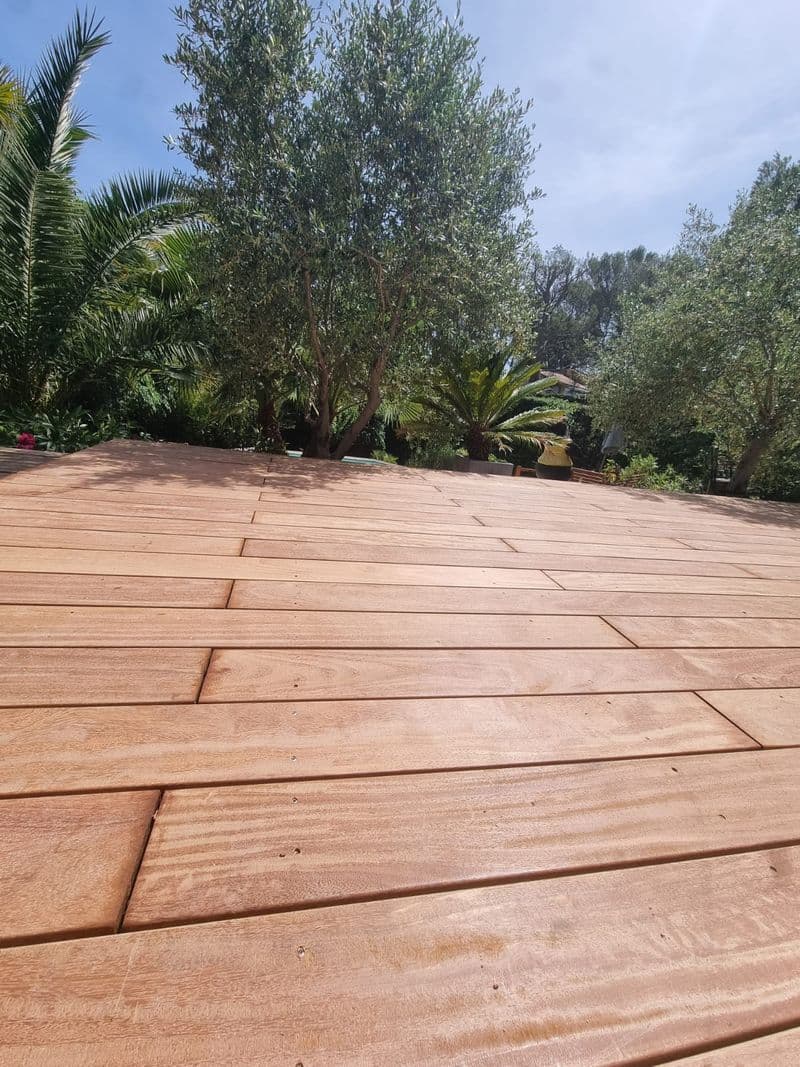 Terrasse bois réalisée à Aix-en-Provence